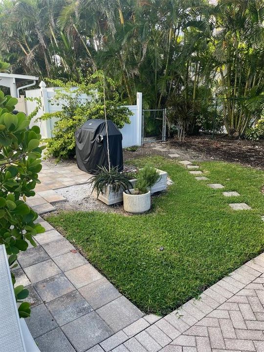 Activo con contrato: $2,950 (2 camas, 2 baños, 1424 Pies cuadrados)