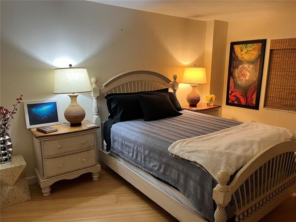 Activo con contrato: $2,950 (2 camas, 2 baños, 1424 Pies cuadrados)