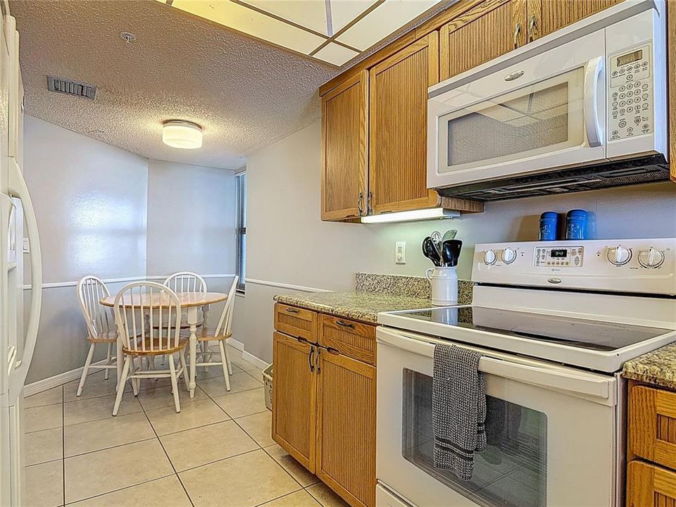 For Sale: $825,000 (2 beds, 2 baths, 1601 Square Feet)