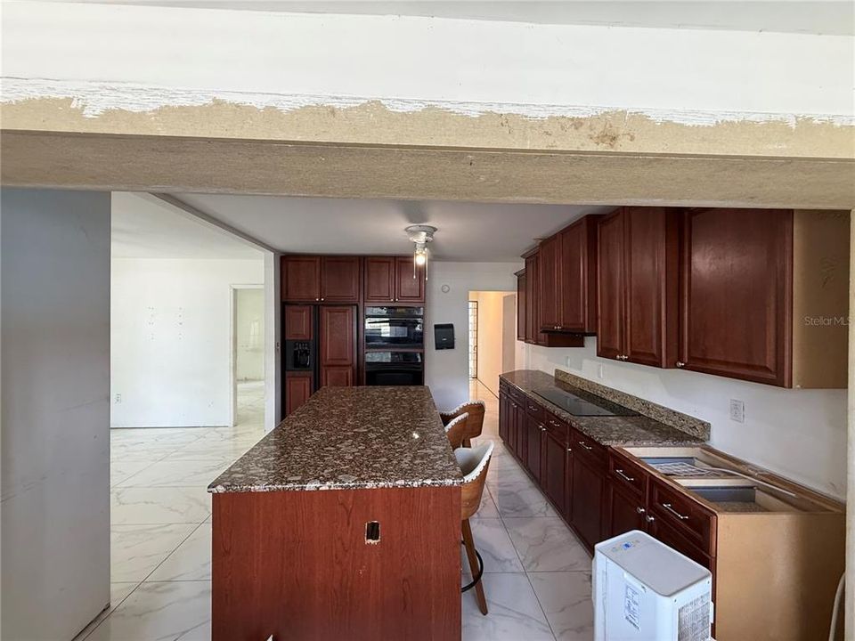 For Sale: $180,000 (3 beds, 2 baths, 1170 Square Feet)