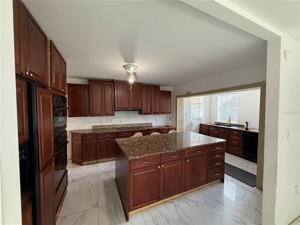 For Sale: $180,000 (3 beds, 2 baths, 1170 Square Feet)