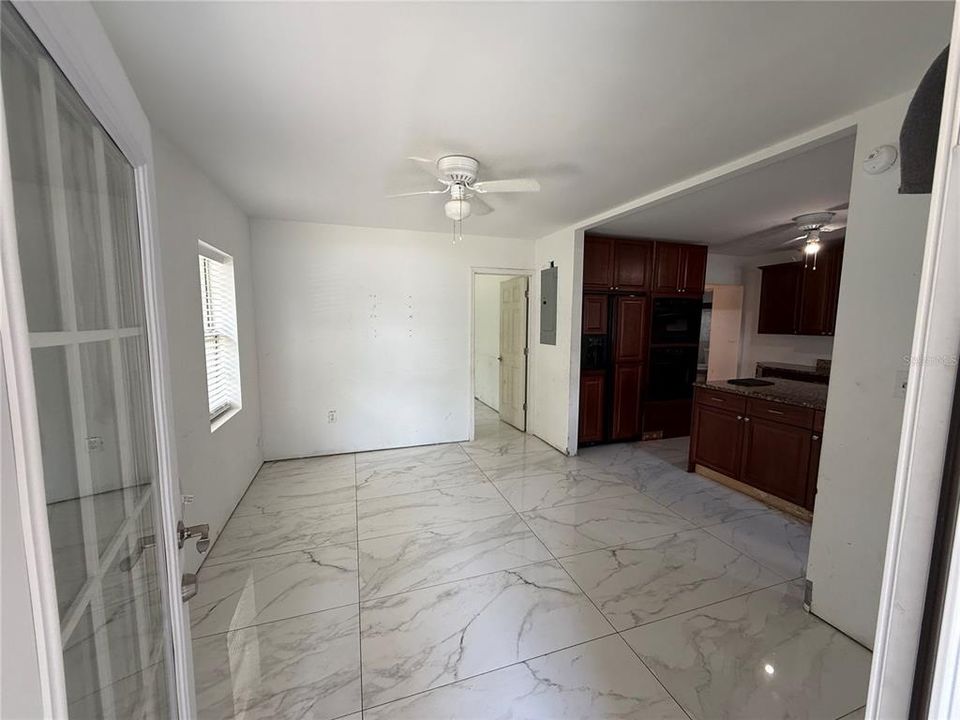 For Sale: $180,000 (3 beds, 2 baths, 1170 Square Feet)