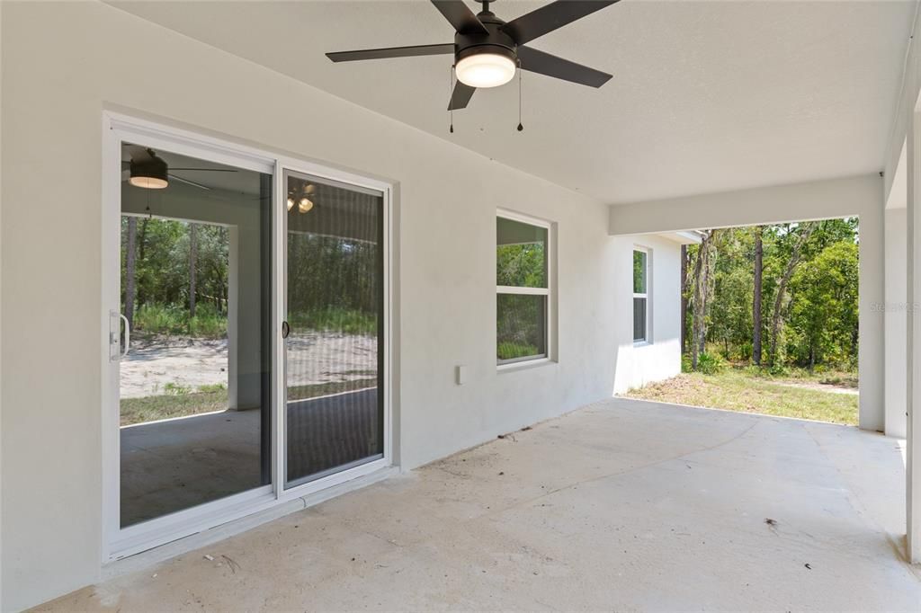 Activo con contrato: $364,900 (4 camas, 2 baños, 1775 Pies cuadrados)