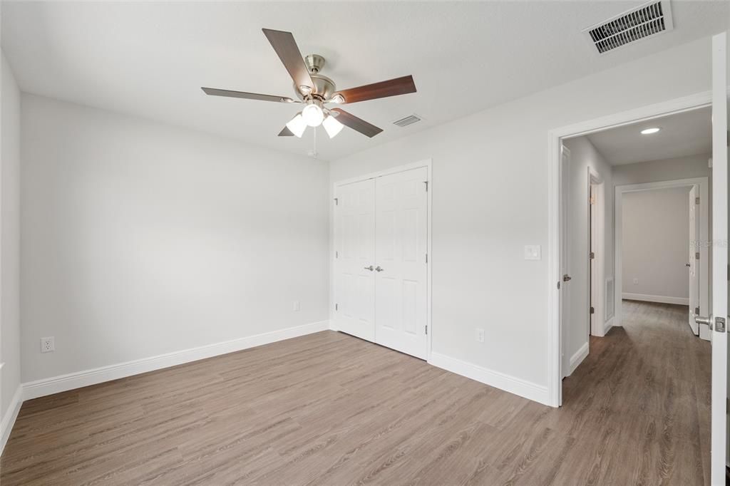 Activo con contrato: $364,900 (4 camas, 2 baños, 1775 Pies cuadrados)