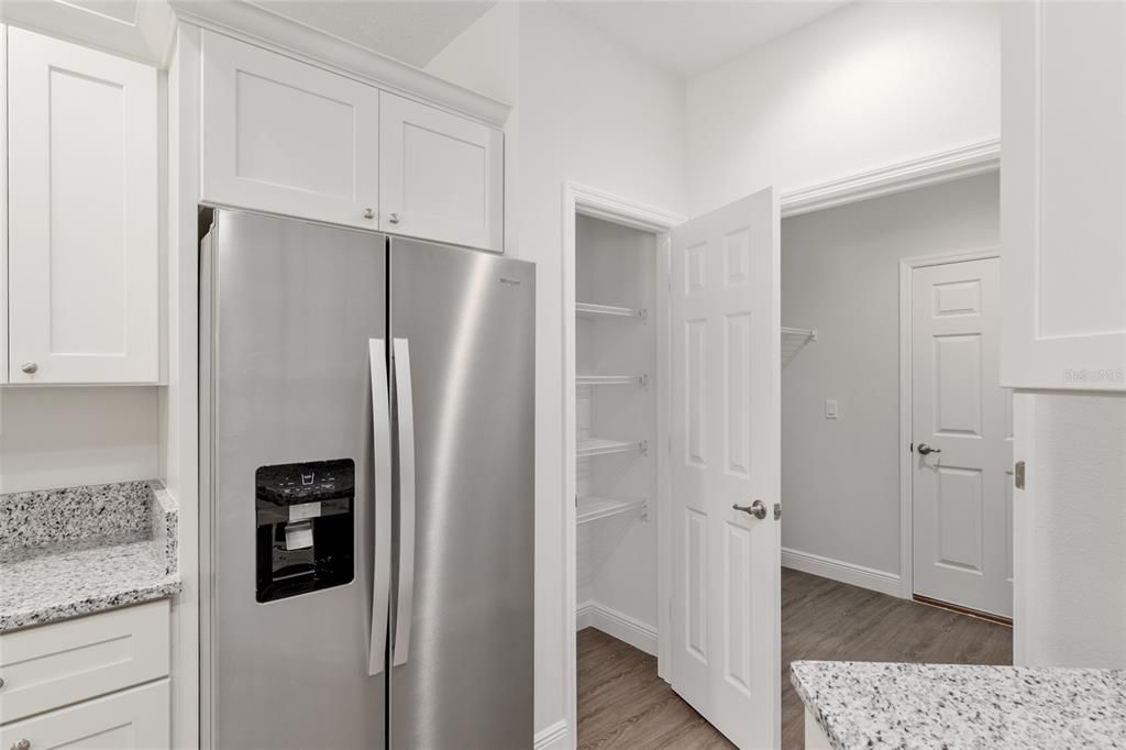 Activo con contrato: $364,900 (4 camas, 2 baños, 1775 Pies cuadrados)