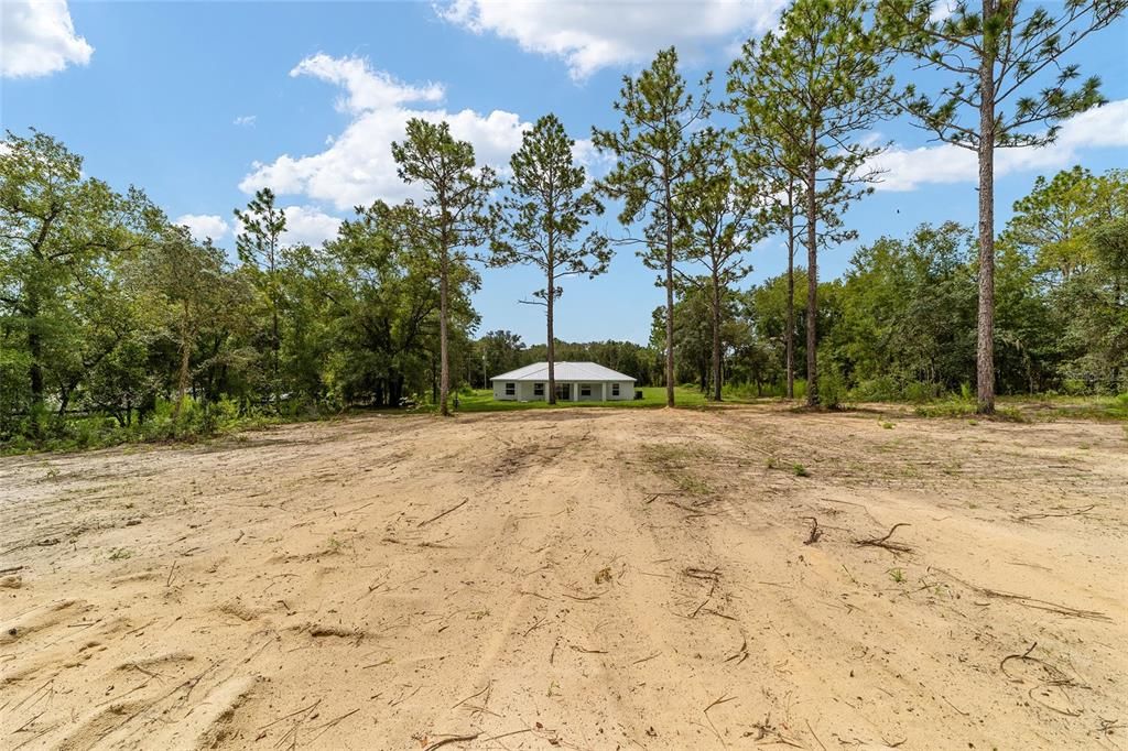 Activo con contrato: $364,900 (4 camas, 2 baños, 1775 Pies cuadrados)