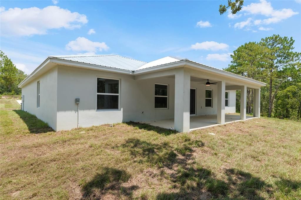 Activo con contrato: $364,900 (4 camas, 2 baños, 1775 Pies cuadrados)