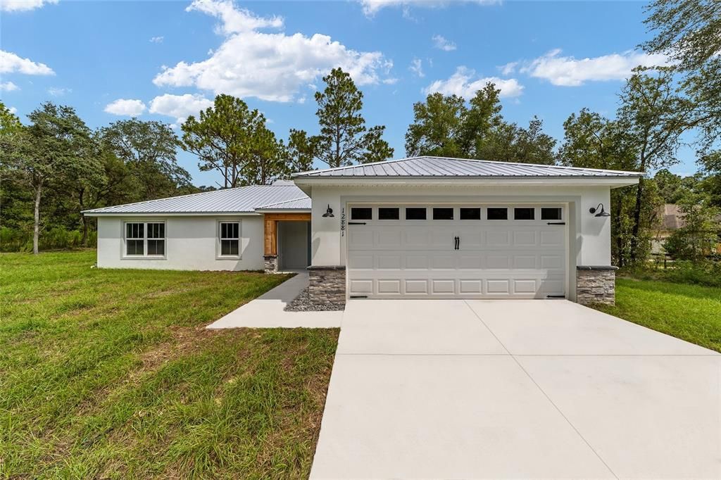 Activo con contrato: $364,900 (4 camas, 2 baños, 1775 Pies cuadrados)