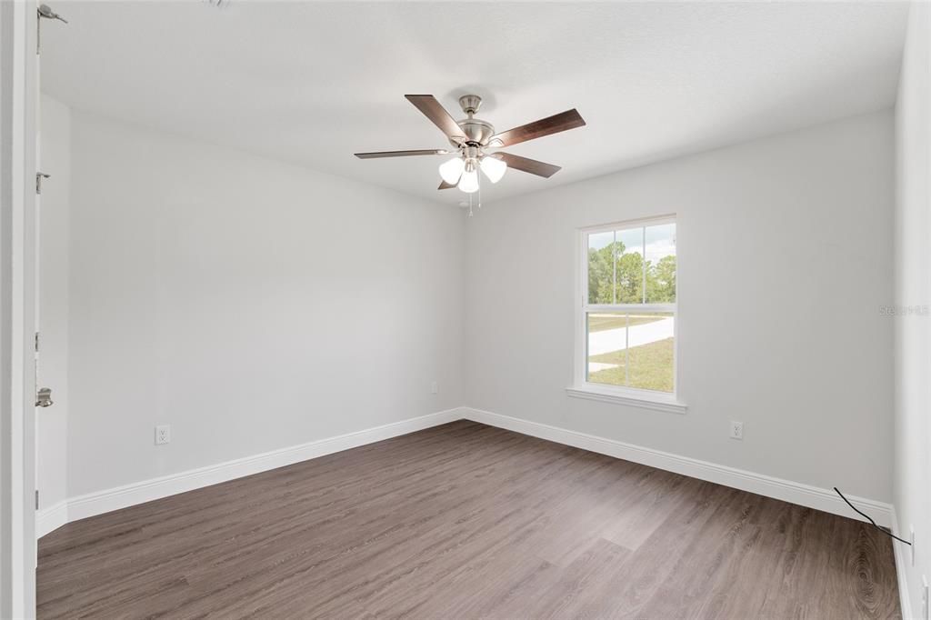 Activo con contrato: $364,900 (4 camas, 2 baños, 1775 Pies cuadrados)