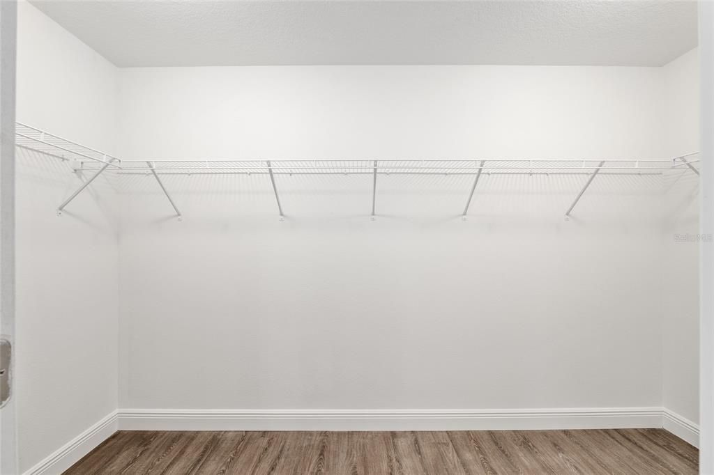 Activo con contrato: $364,900 (4 camas, 2 baños, 1775 Pies cuadrados)