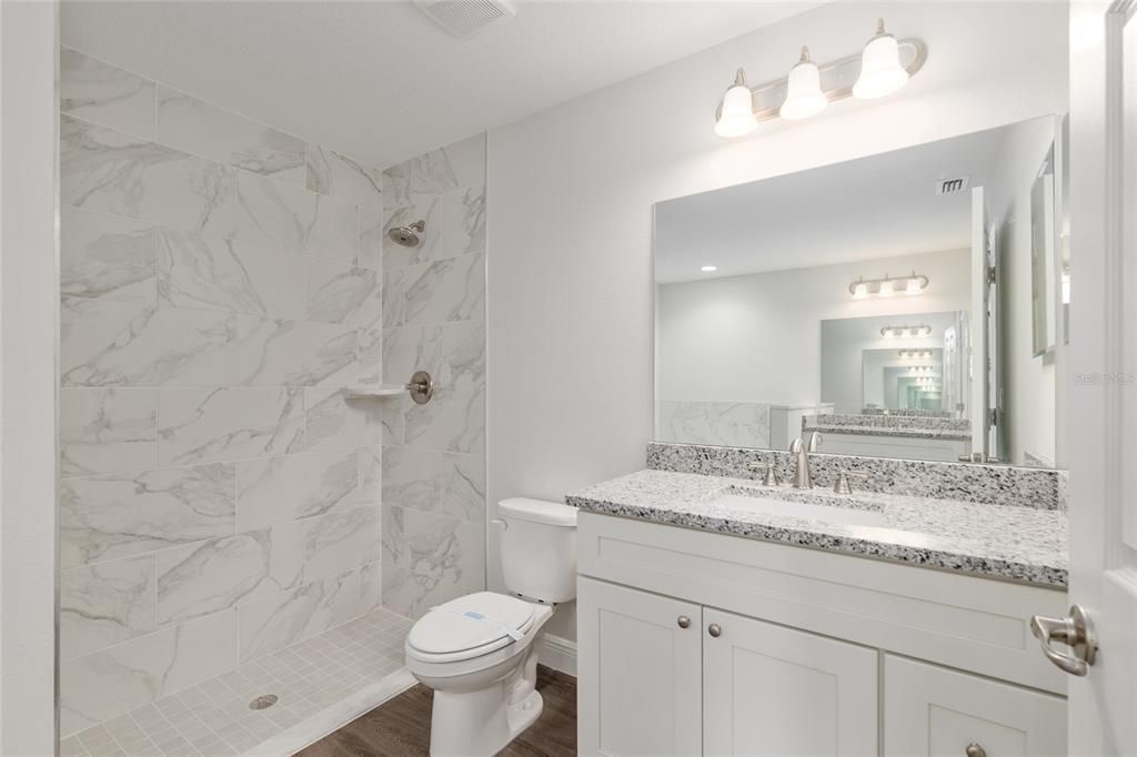 Activo con contrato: $364,900 (4 camas, 2 baños, 1775 Pies cuadrados)