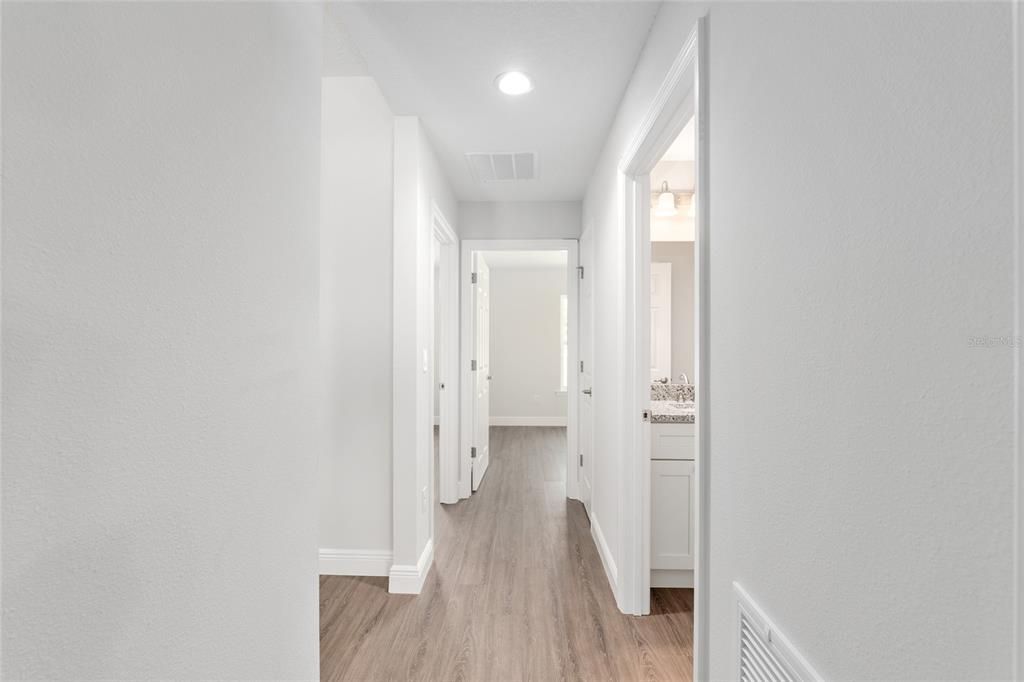 Activo con contrato: $364,900 (4 camas, 2 baños, 1775 Pies cuadrados)