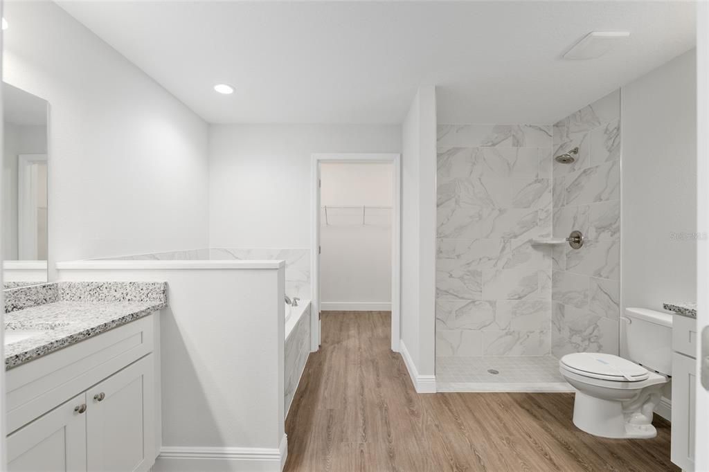 Activo con contrato: $364,900 (4 camas, 2 baños, 1775 Pies cuadrados)