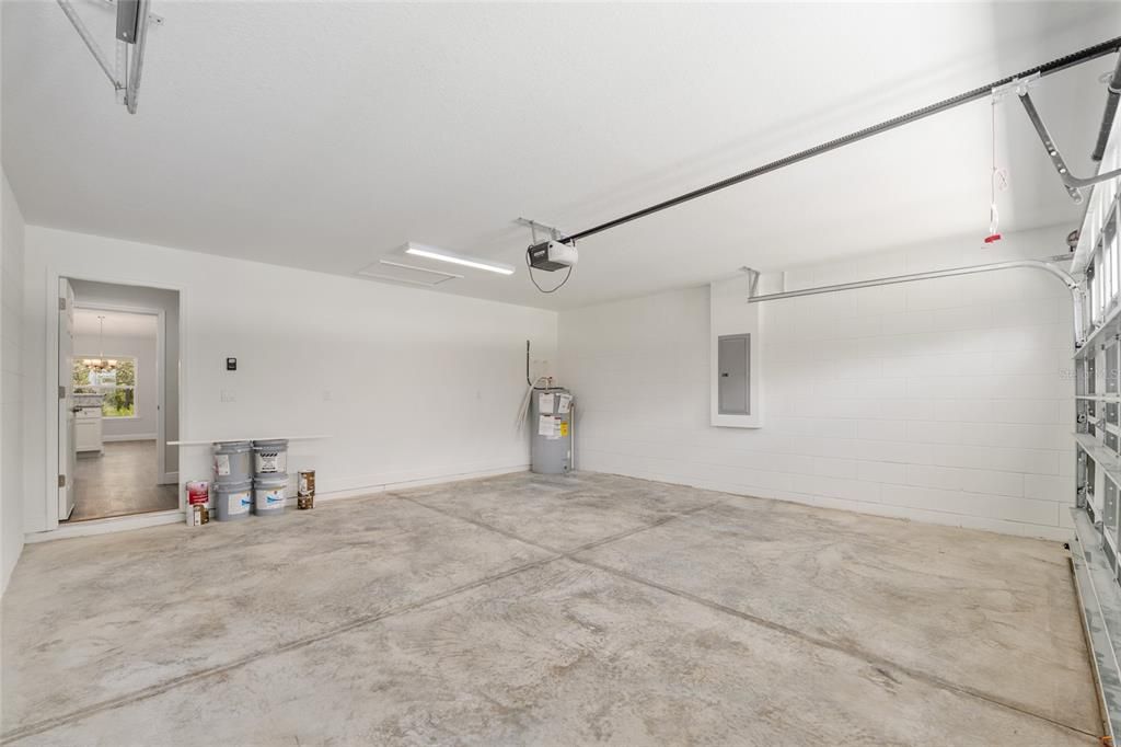 Activo con contrato: $364,900 (4 camas, 2 baños, 1775 Pies cuadrados)