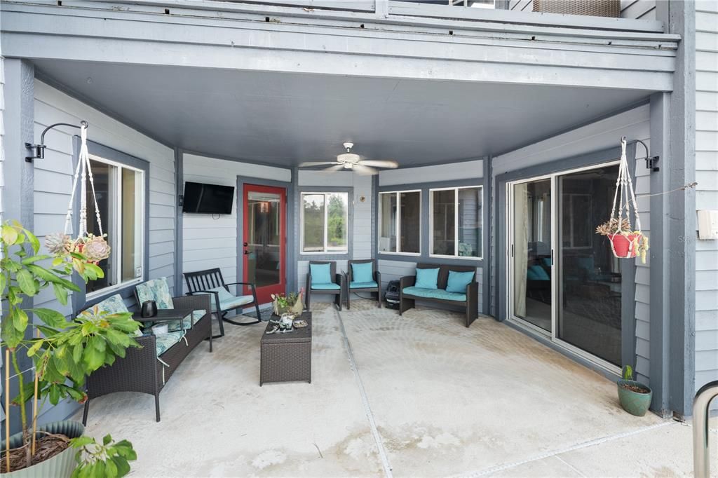 合同活跃: $500,000 (4 贝兹, 3 浴室, 2764 平方英尺)