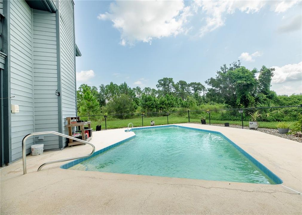 合同活跃: $500,000 (4 贝兹, 3 浴室, 2764 平方英尺)