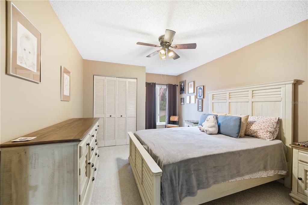 合同活跃: $500,000 (4 贝兹, 3 浴室, 2764 平方英尺)