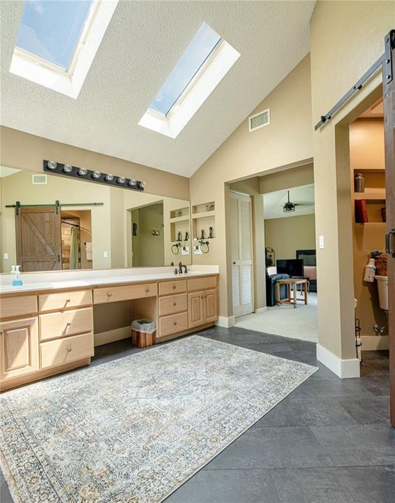 合同活跃: $500,000 (4 贝兹, 3 浴室, 2764 平方英尺)