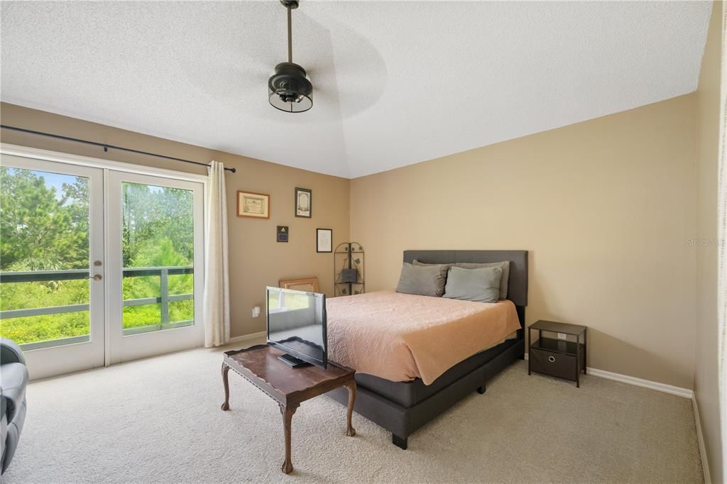 合同活跃: $500,000 (4 贝兹, 3 浴室, 2764 平方英尺)