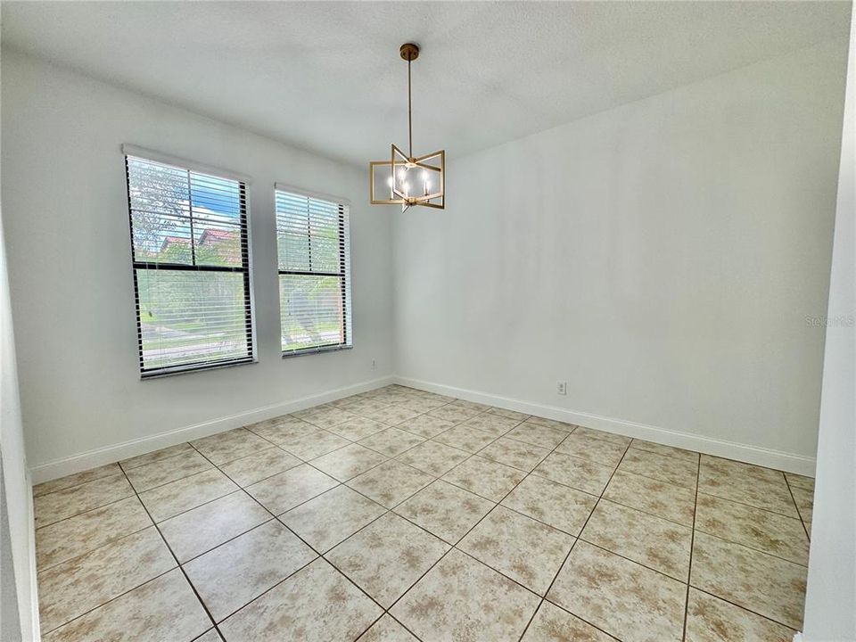 На продажу: $585,000 (4 спален, 2 ванн, 2419 Квадратных фут)