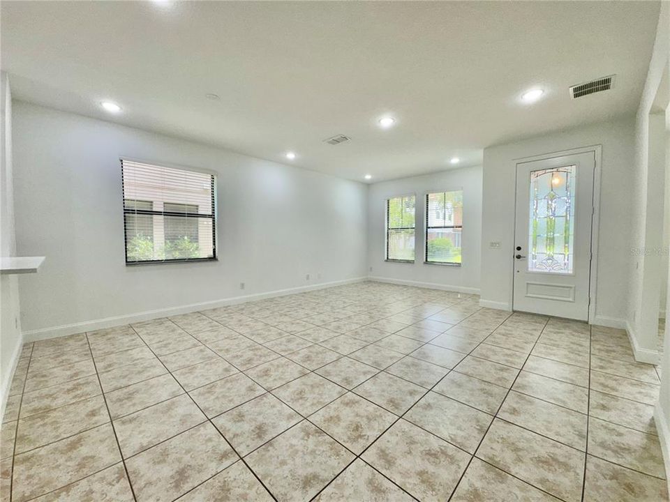 На продажу: $585,000 (4 спален, 2 ванн, 2419 Квадратных фут)