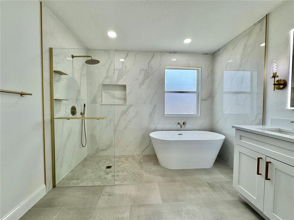 На продажу: $585,000 (4 спален, 2 ванн, 2419 Квадратных фут)