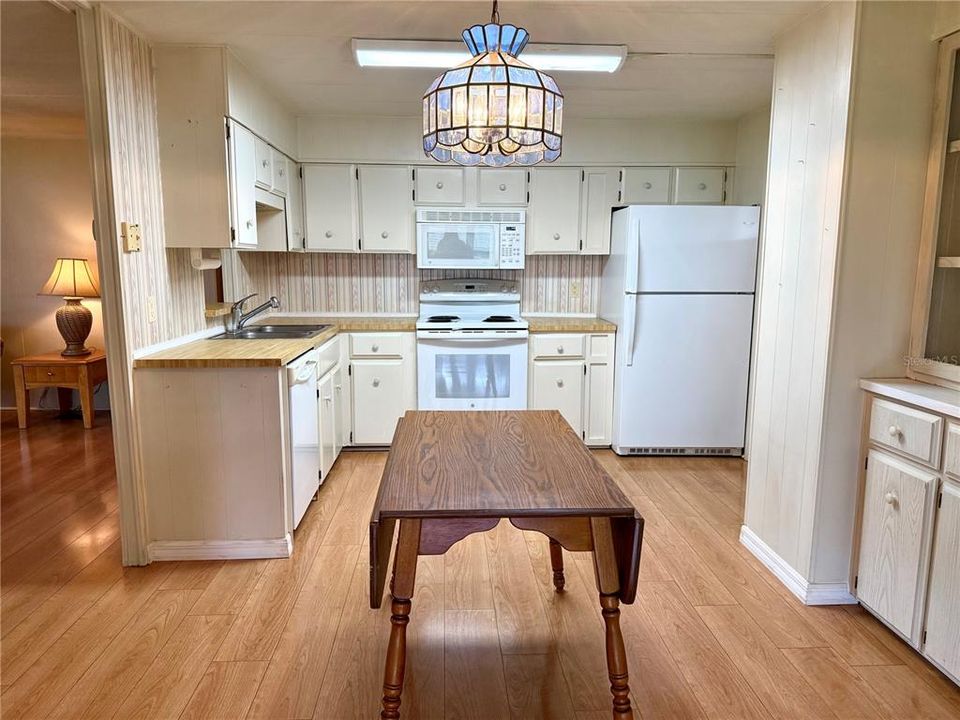 Active With Contract: $110,000 (2 beds, 2 baths, 1104 Square Feet)