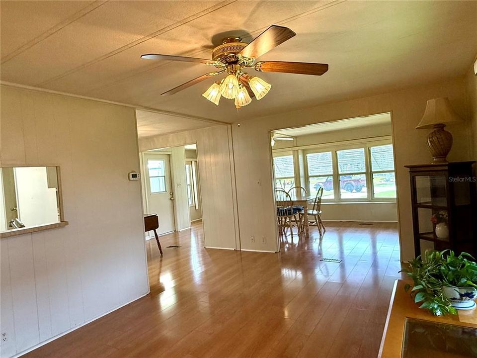 Active With Contract: $110,000 (2 beds, 2 baths, 1104 Square Feet)