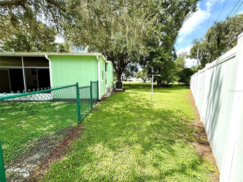 Active With Contract: $110,000 (2 beds, 2 baths, 1104 Square Feet)