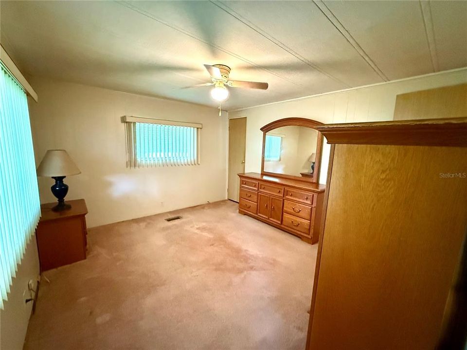 Active With Contract: $110,000 (2 beds, 2 baths, 1104 Square Feet)