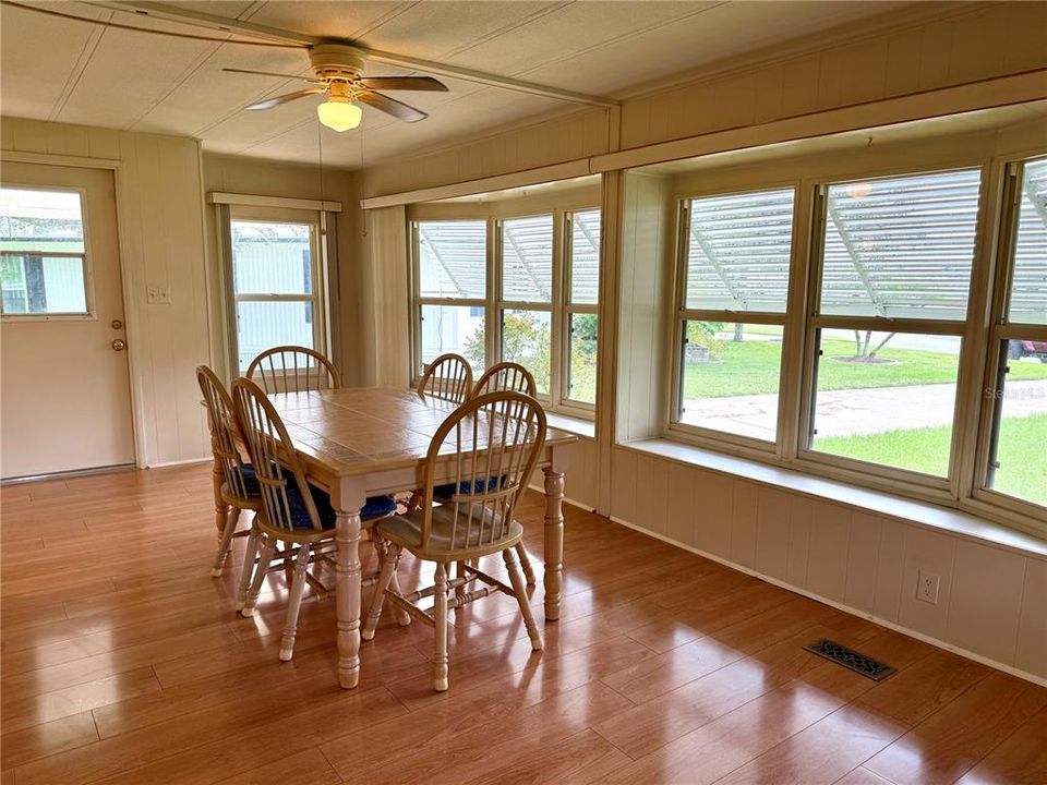 Active With Contract: $110,000 (2 beds, 2 baths, 1104 Square Feet)