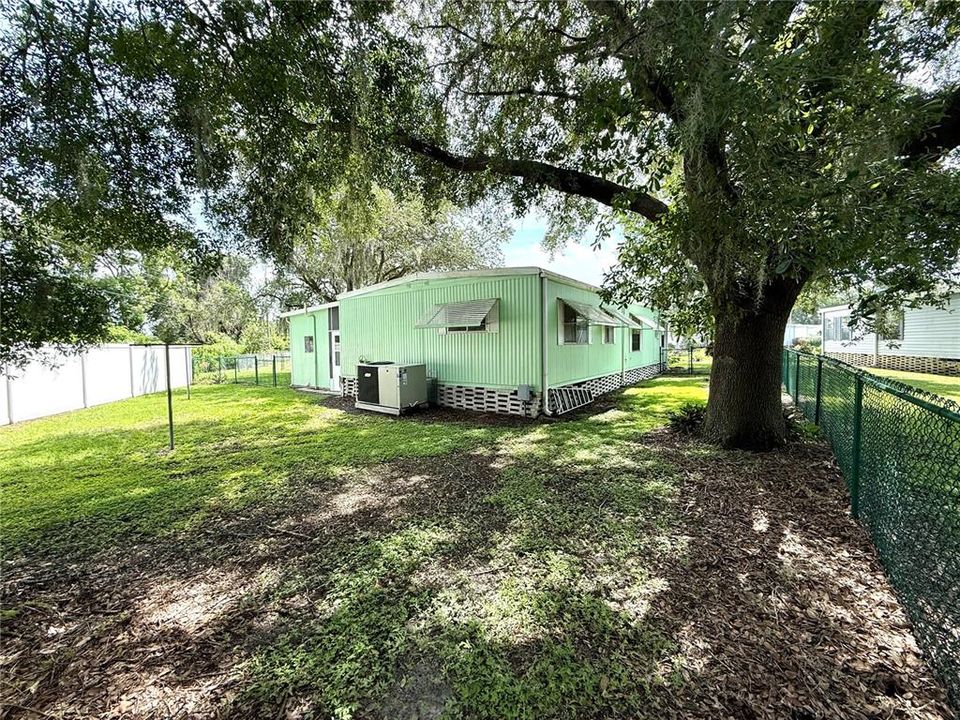 Active With Contract: $110,000 (2 beds, 2 baths, 1104 Square Feet)