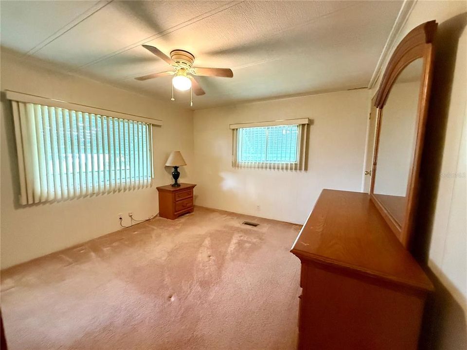 Active With Contract: $110,000 (2 beds, 2 baths, 1104 Square Feet)