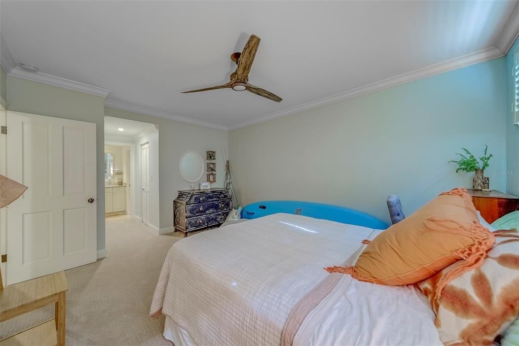 出租: $6,700 (3 贝兹, 3 浴室, 2000 平方英尺)