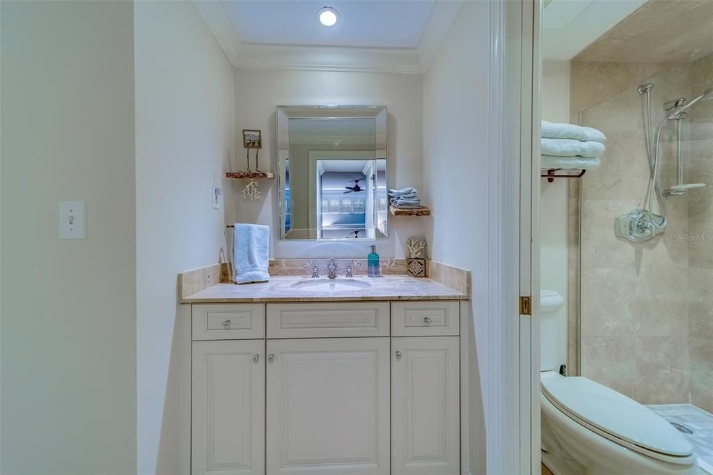 出租: $6,700 (3 贝兹, 3 浴室, 2000 平方英尺)