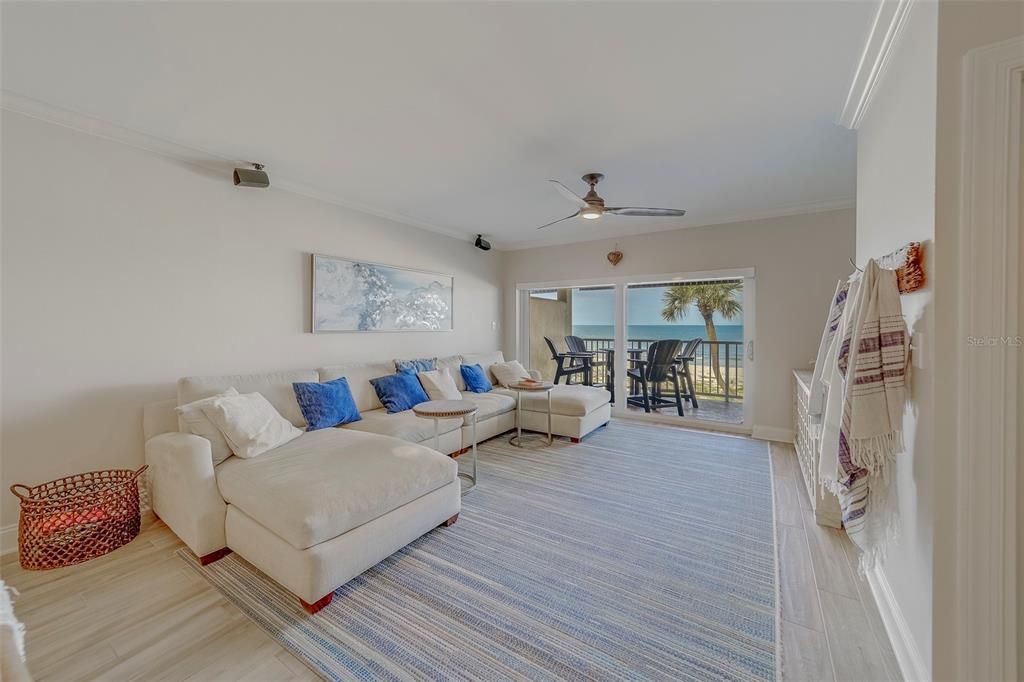 出租: $6,700 (3 贝兹, 3 浴室, 2000 平方英尺)