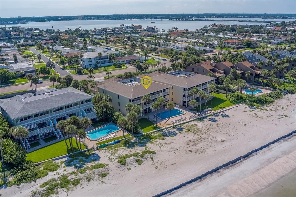 出租: $6,700 (3 贝兹, 3 浴室, 2000 平方英尺)