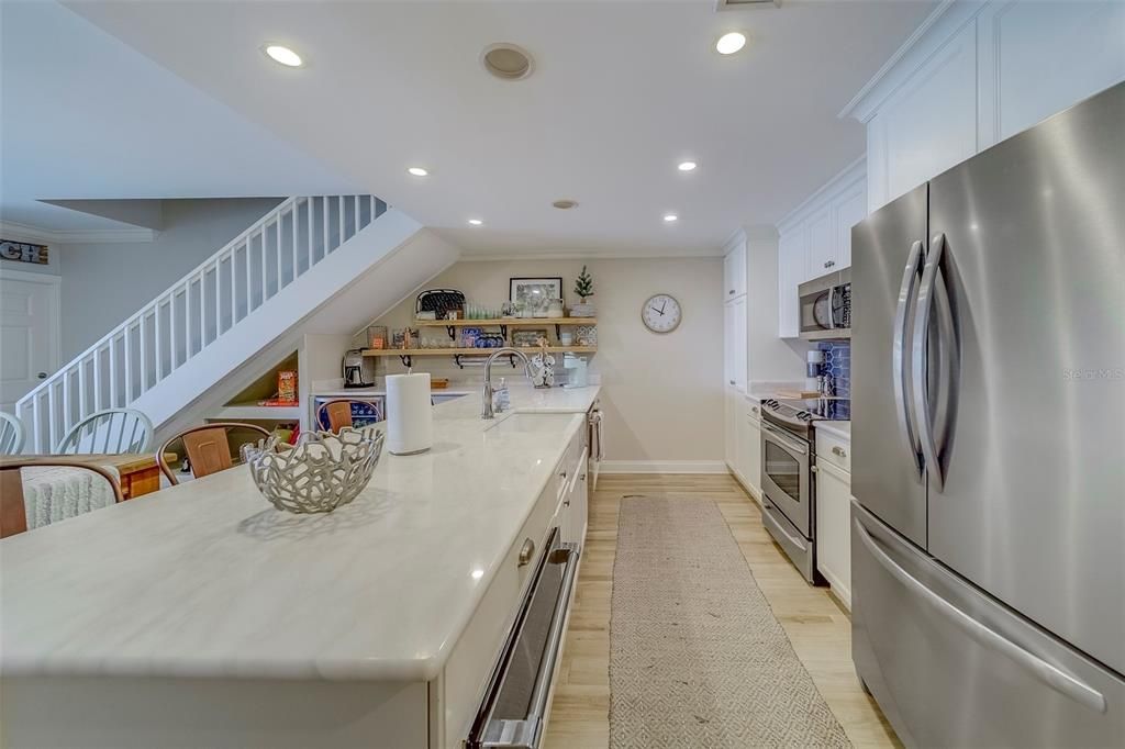 出租: $6,700 (3 贝兹, 3 浴室, 2000 平方英尺)