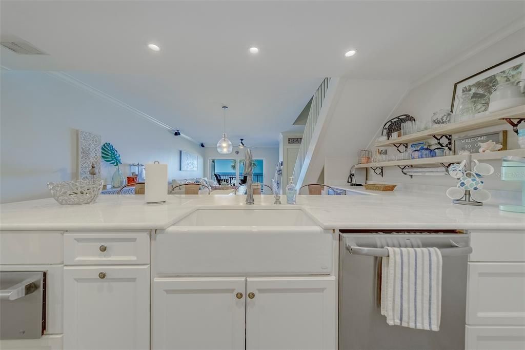 出租: $6,700 (3 贝兹, 3 浴室, 2000 平方英尺)