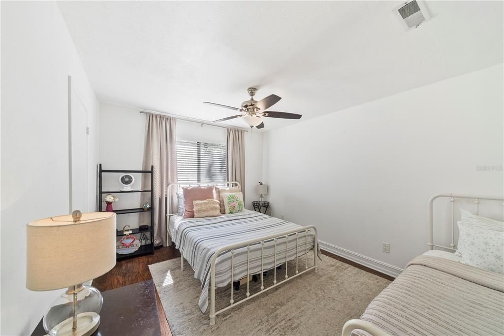 En Venta: $260,000 (3 camas, 3 baños, 1834 Pies cuadrados)