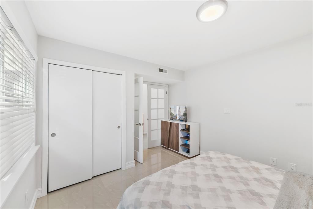 En Venta: $260,000 (3 camas, 3 baños, 1834 Pies cuadrados)