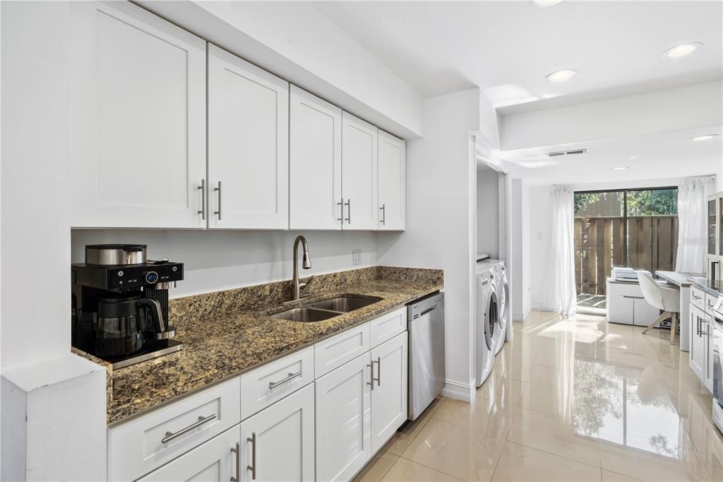 En Venta: $260,000 (3 camas, 3 baños, 1834 Pies cuadrados)