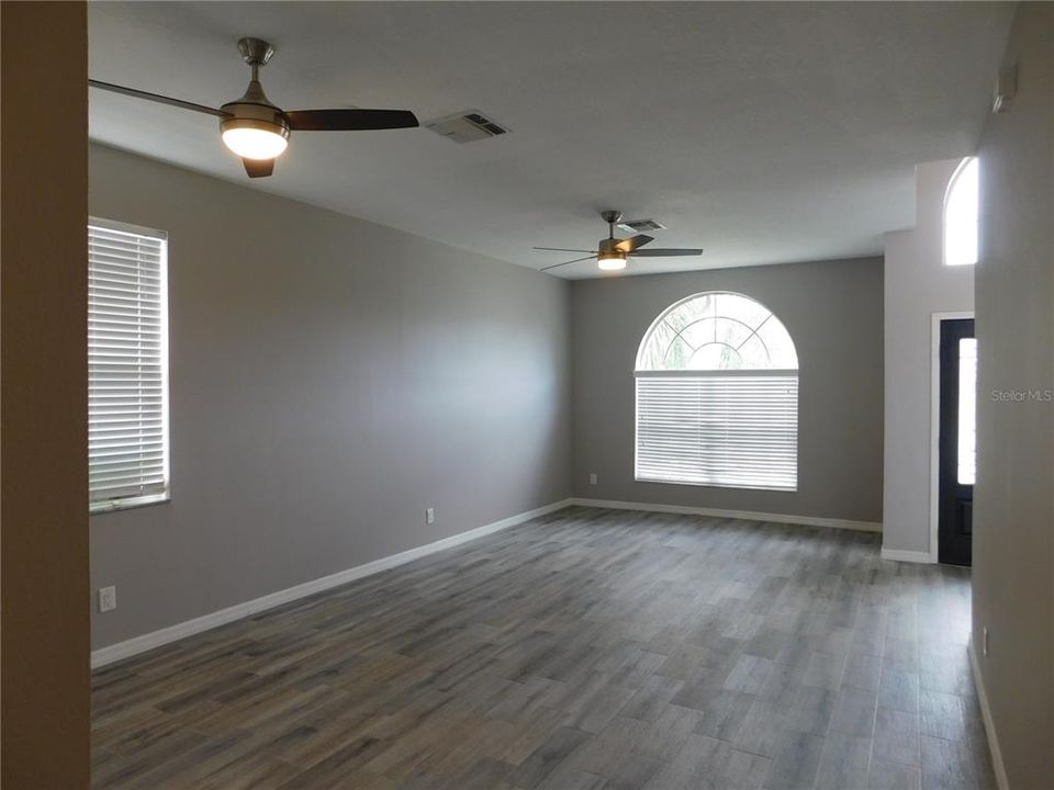 Active With Contract: $2,700 (4 beds, 3 baths, 2302 Square Feet)