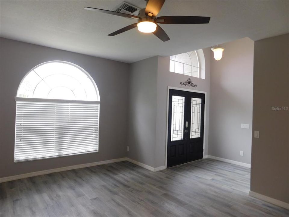 Active With Contract: $2,700 (4 beds, 3 baths, 2302 Square Feet)