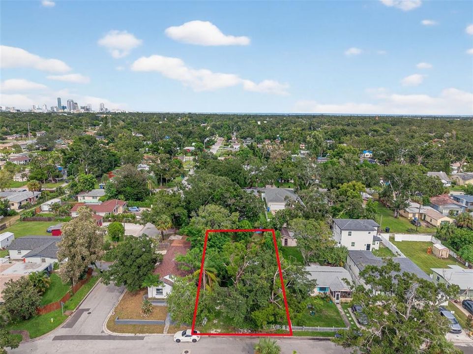 合同活跃: $120,000 (0.16 acres)