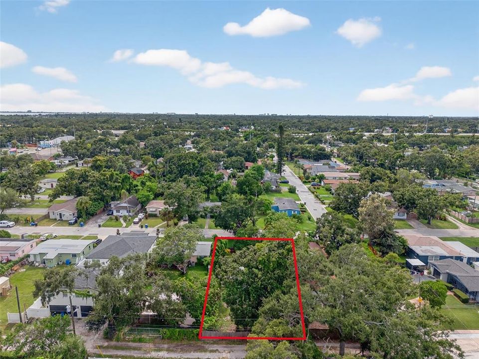 合同活跃: $120,000 (0.16 acres)