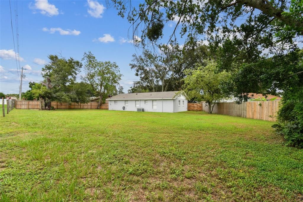 For Sale: $329,999 (3 beds, 1 baths, 1011 Square Feet)