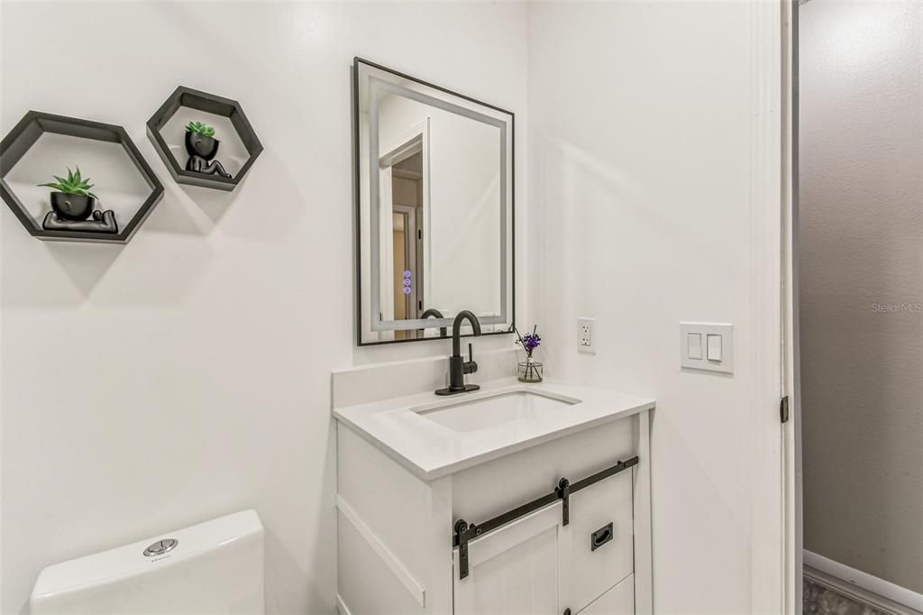 For Sale: $329,999 (3 beds, 1 baths, 1011 Square Feet)