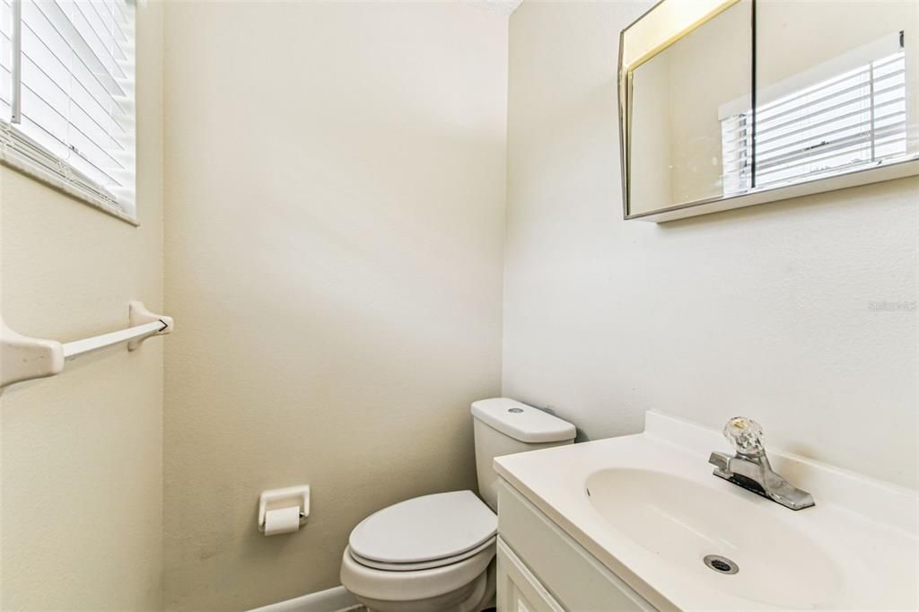 For Sale: $329,999 (3 beds, 1 baths, 1011 Square Feet)