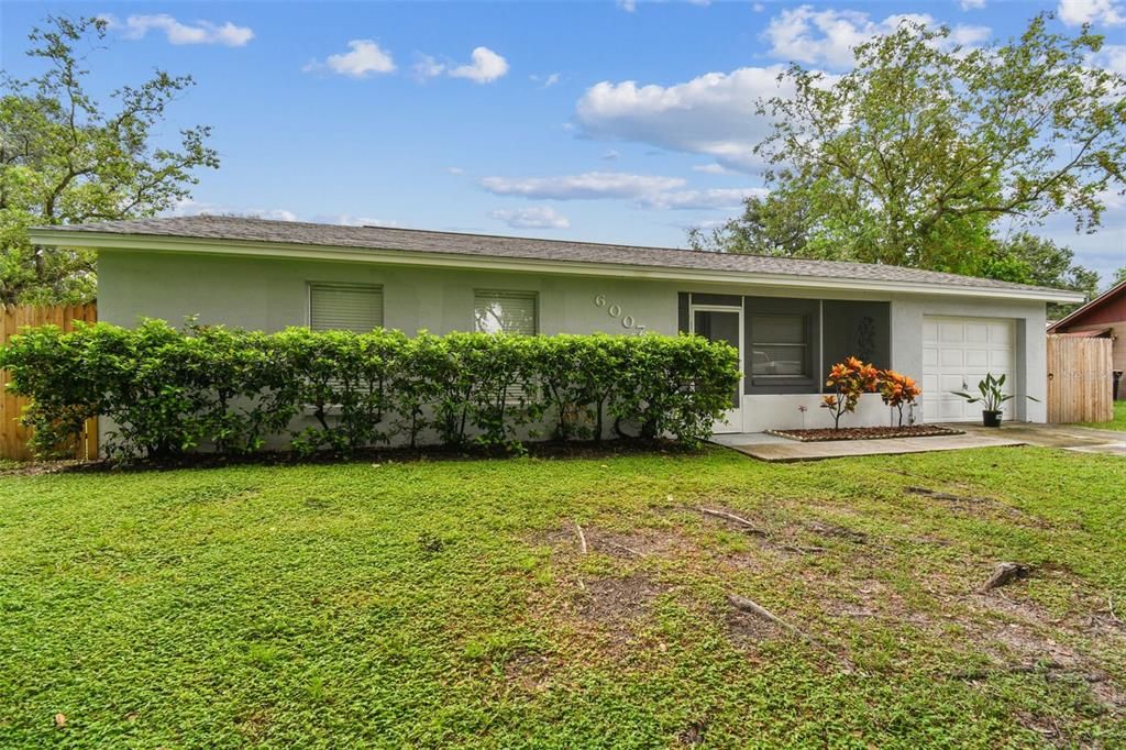 For Sale: $329,999 (3 beds, 1 baths, 1011 Square Feet)